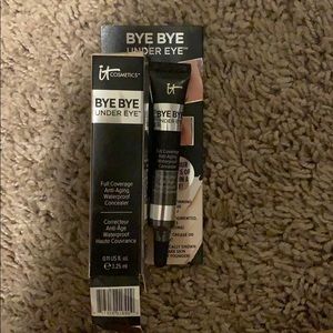 Bye bye undereye anti aging waterproof concealer
